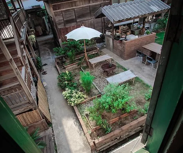 A Day In A Life & Gallery Hostel