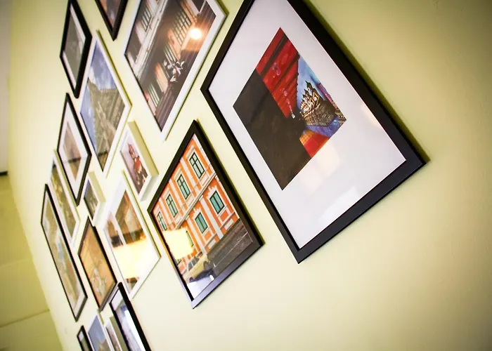 A Day In A Life & Gallery Hostel *