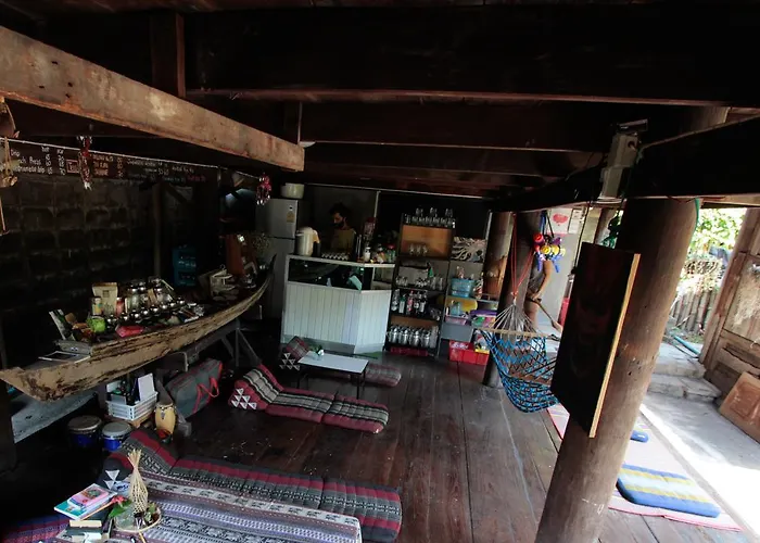 Hostel A Day In A Life & Gallery Bangkok