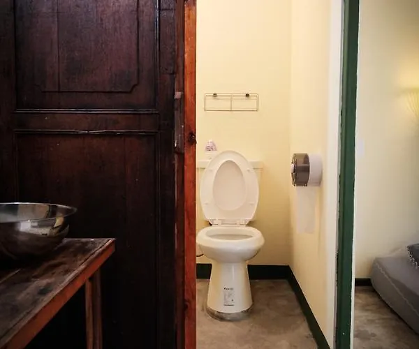 A Day In A Life & Gallery Hostel Bangkok
