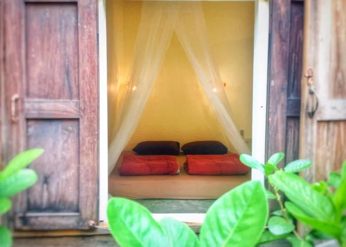 A Day In A Life & Gallery Hostel
